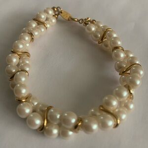Vintage Trifari faux pearl double strand bracelet